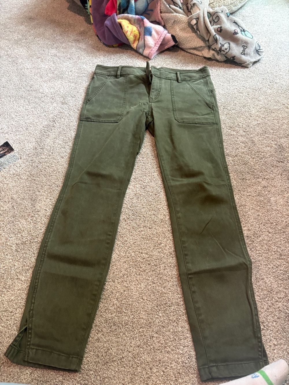 Olive Green Straight-Leg Utility Chino Pants